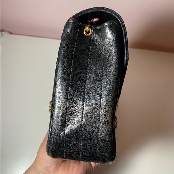 Vintage Classic Single Round Quilted Flap Black - On layaway in IG - Picture 3 of 16